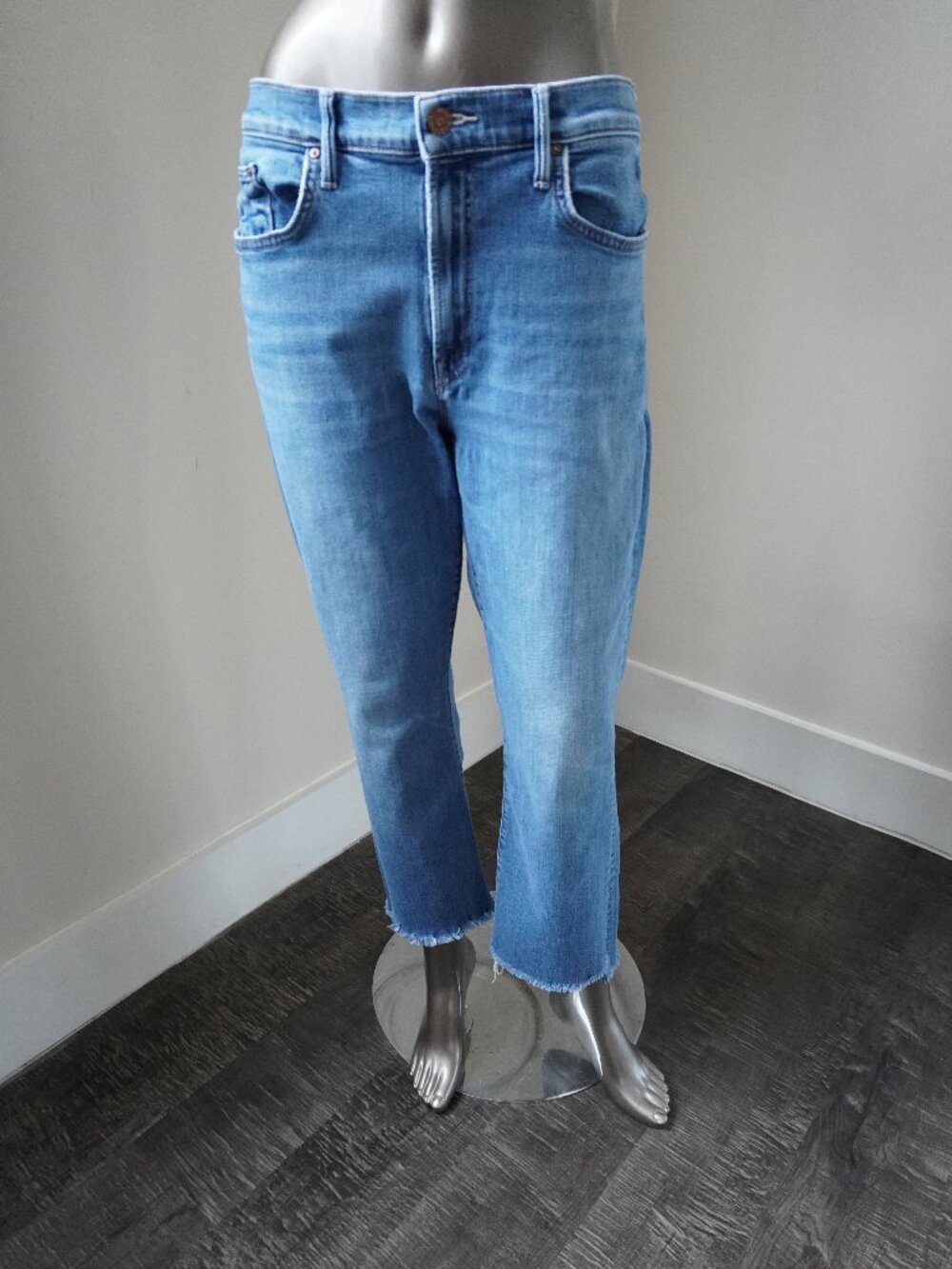 MOTHER The Insider Crop Step Fray Jeans Wild Game Size 32
